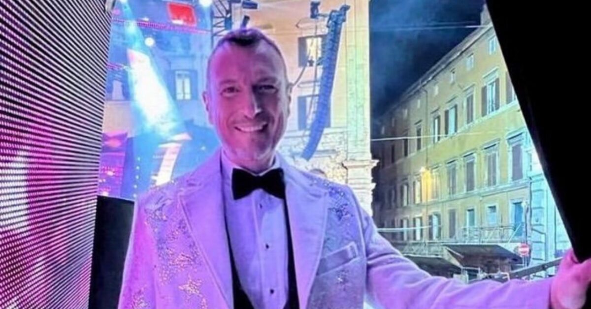 Amadeus Inizia La Terza Serata Di Sanremo Con Una Diretta Instagram E