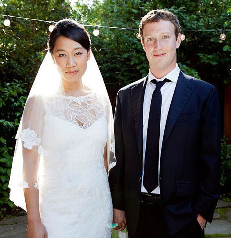 Mark Zuckerberg e la moglie: l'amore si fa una volta a settimana per contratto!