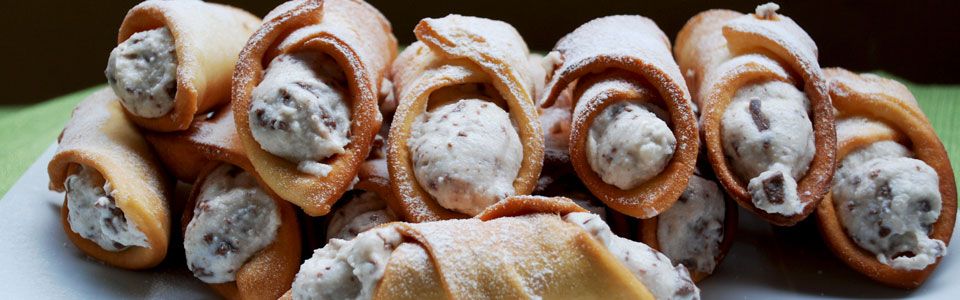 Ricetta di carnevale: cannoli con ricotta e cioccolato