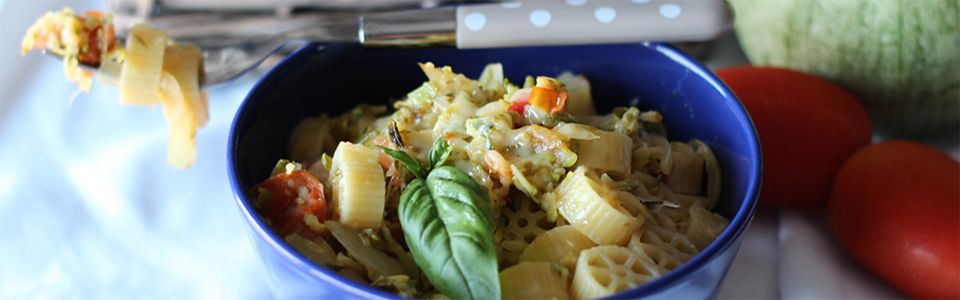 Pasta con zucchine e fiori di zucca: una primo piatto light per l’estate