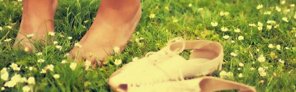 Earthing: Camminare a Piedi nudi per stare meglio!