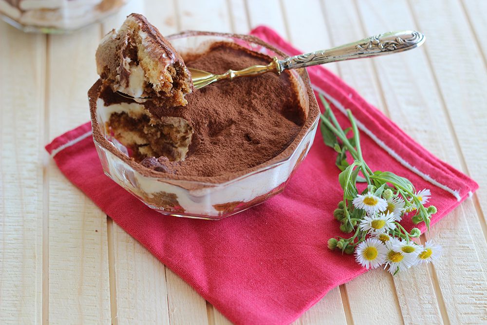 Tiramisù con panna: la ricetta