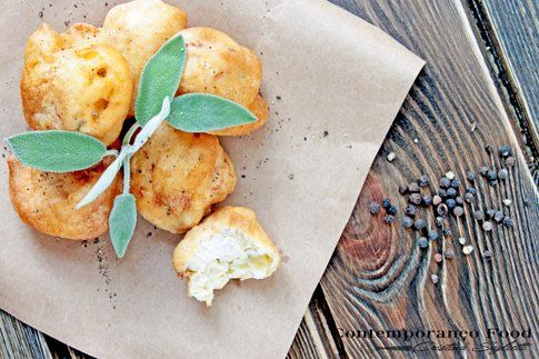 Bocconcini di pollo fritto con pastella al vino bianco e salvia fresca