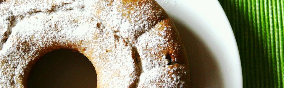 Ciambella senza uova allo yogurt e banana