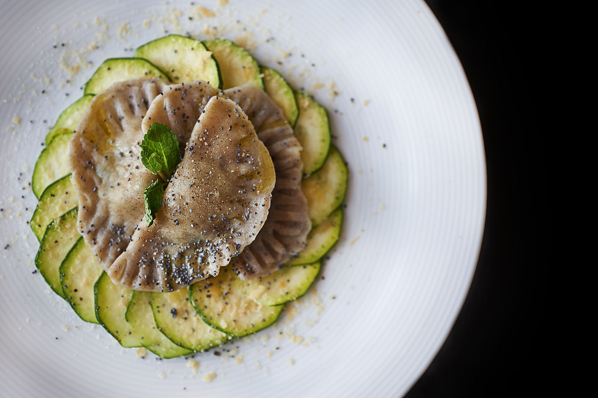 Ravioli di grano saraceno alle zucchine e menta