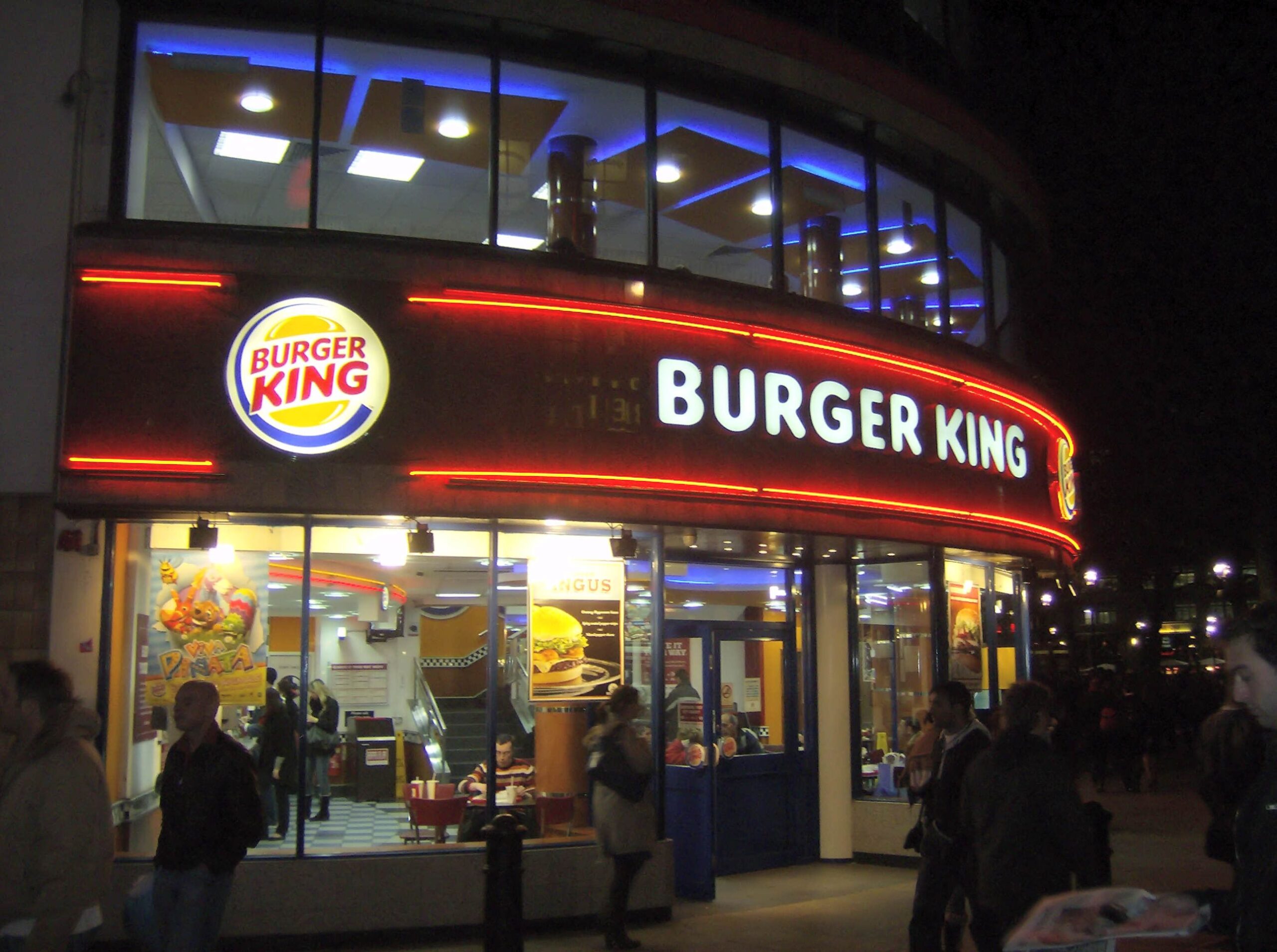 Burger King paga il matrimonio di due sposi grazie ai loro nomi