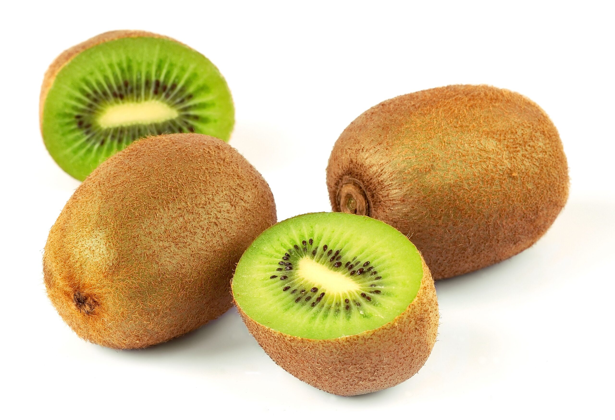 Perchè dovremmo mangiare il kiwi al posto delle arance?