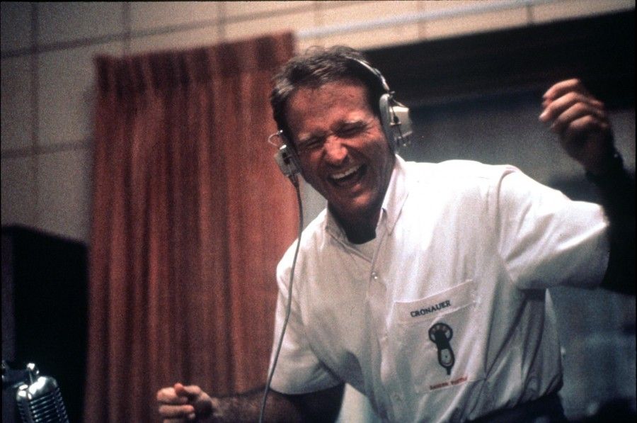 still-of-robin-williams-in-good-morning,-vietnam-(1987)-large-picture