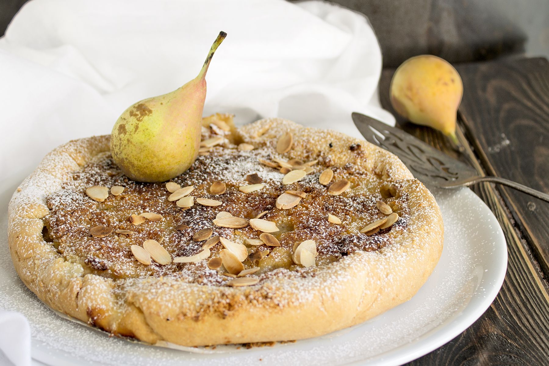 Crostata pere e mandorle, la ricetta