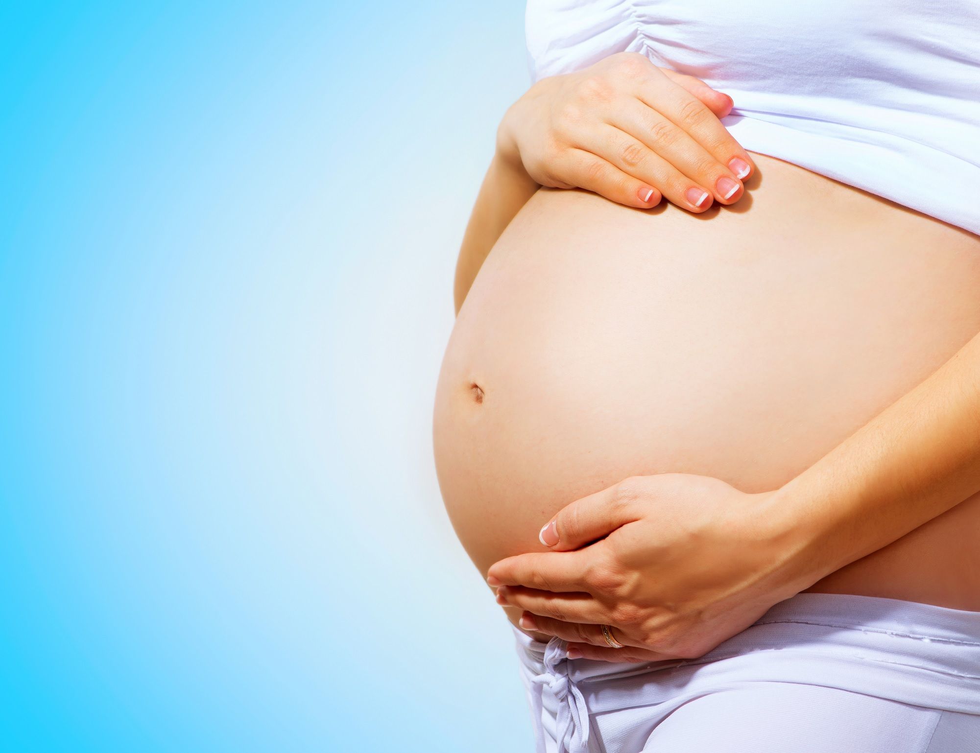 I bambini cantano nella pancia della mamma