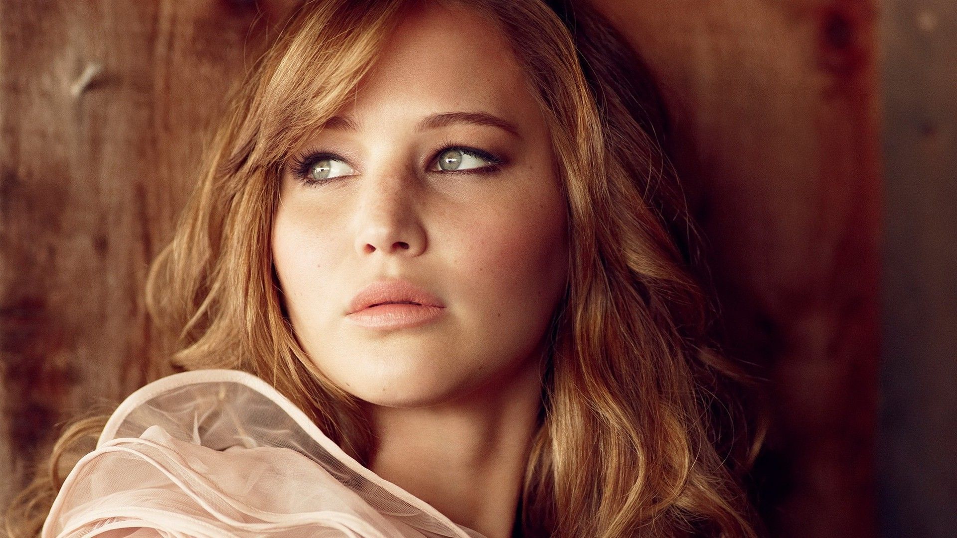 Jennifer Lawrence si confessa: ubriaca per far sesso con Chris Pratt