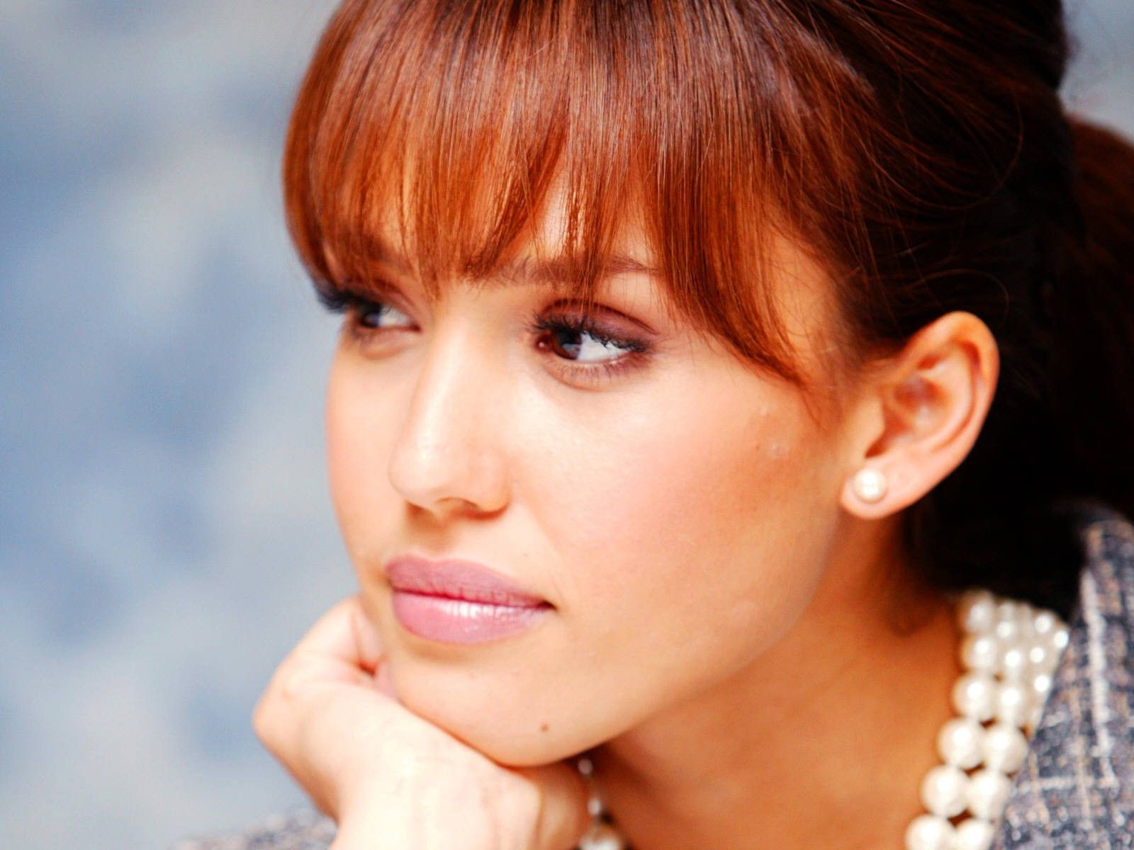 Come ridurre le occhiaie con i segreti di Jessica Alba