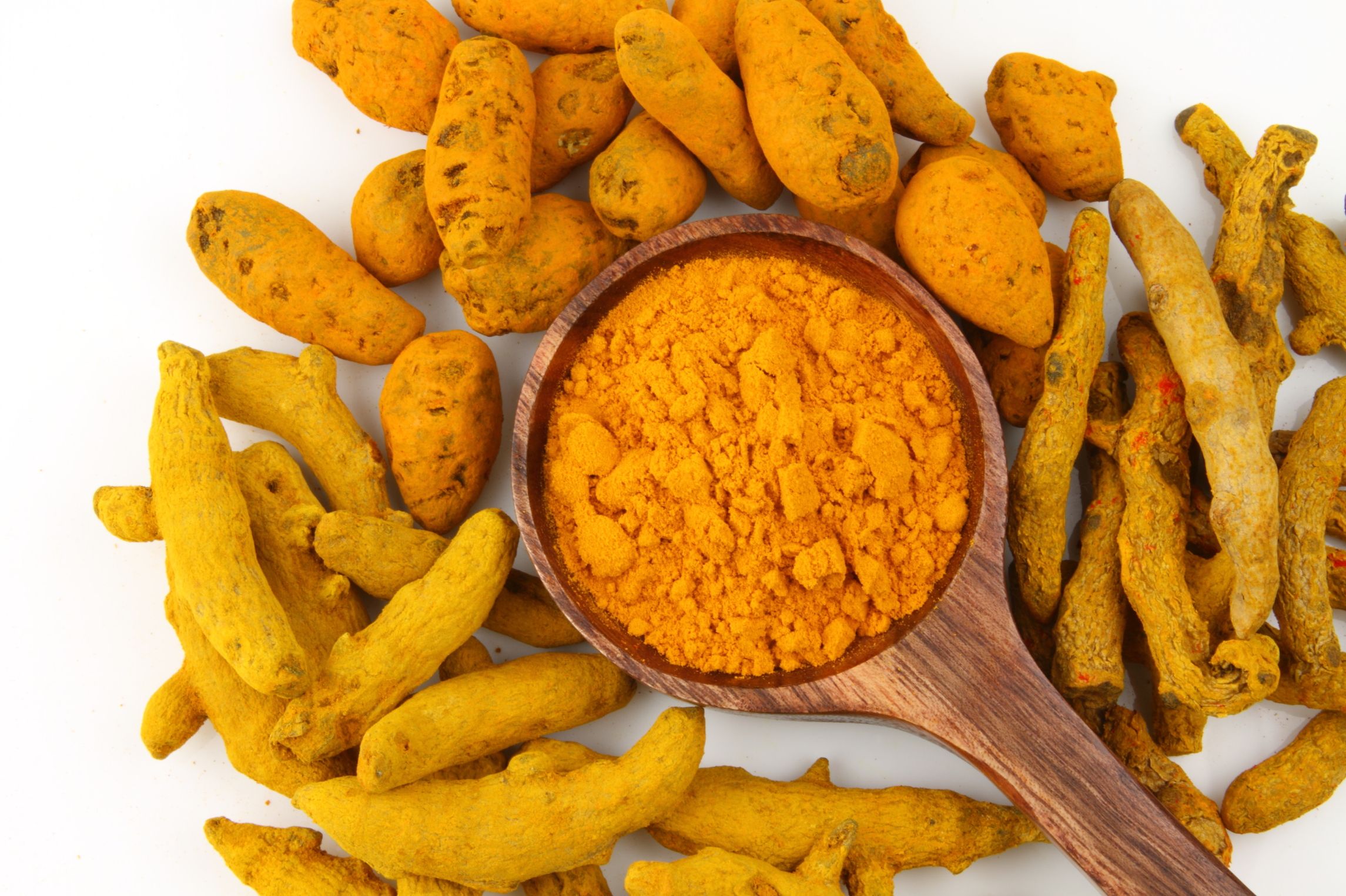 4 motivi per usare la curcuma per la cura del viso