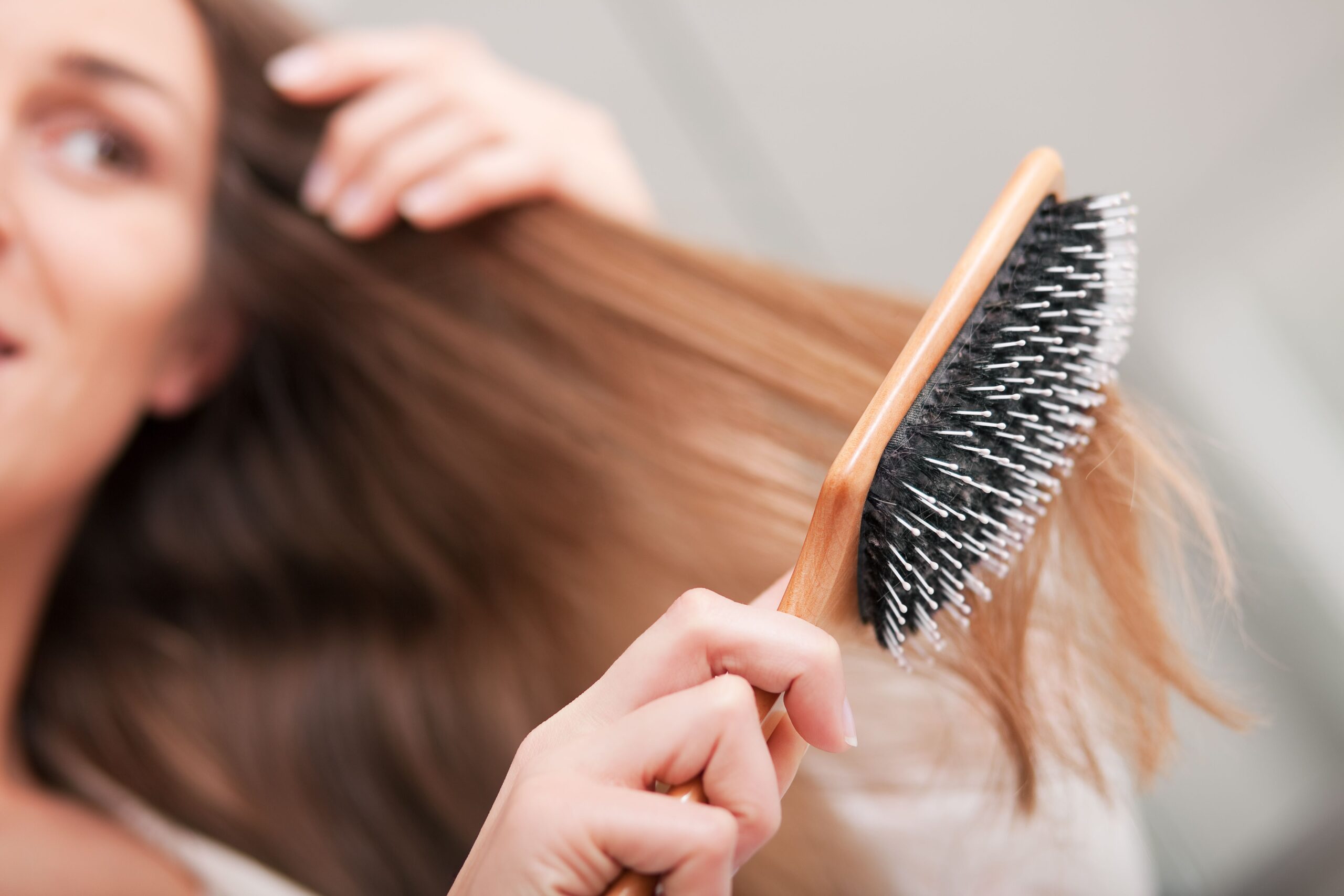 Capelli ricci, lisci o mossi? Scopri la spazzola giusta per te.