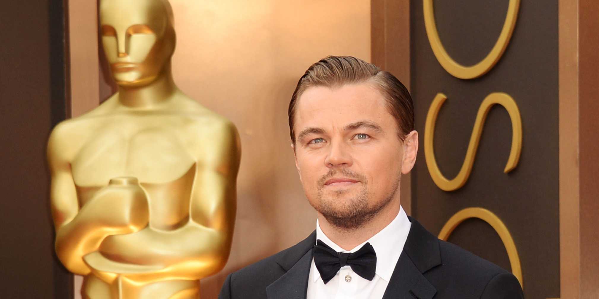 Leonardo Di Caprio dimentica l’Oscar al ristorante