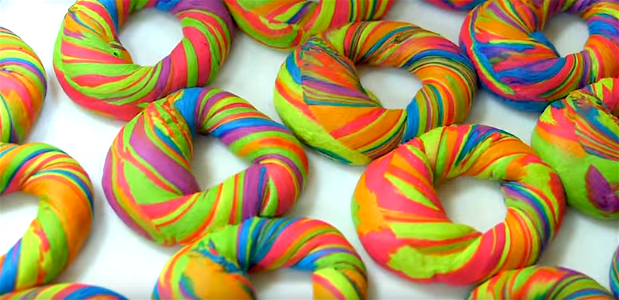 Come fare i bagel arcobaleno