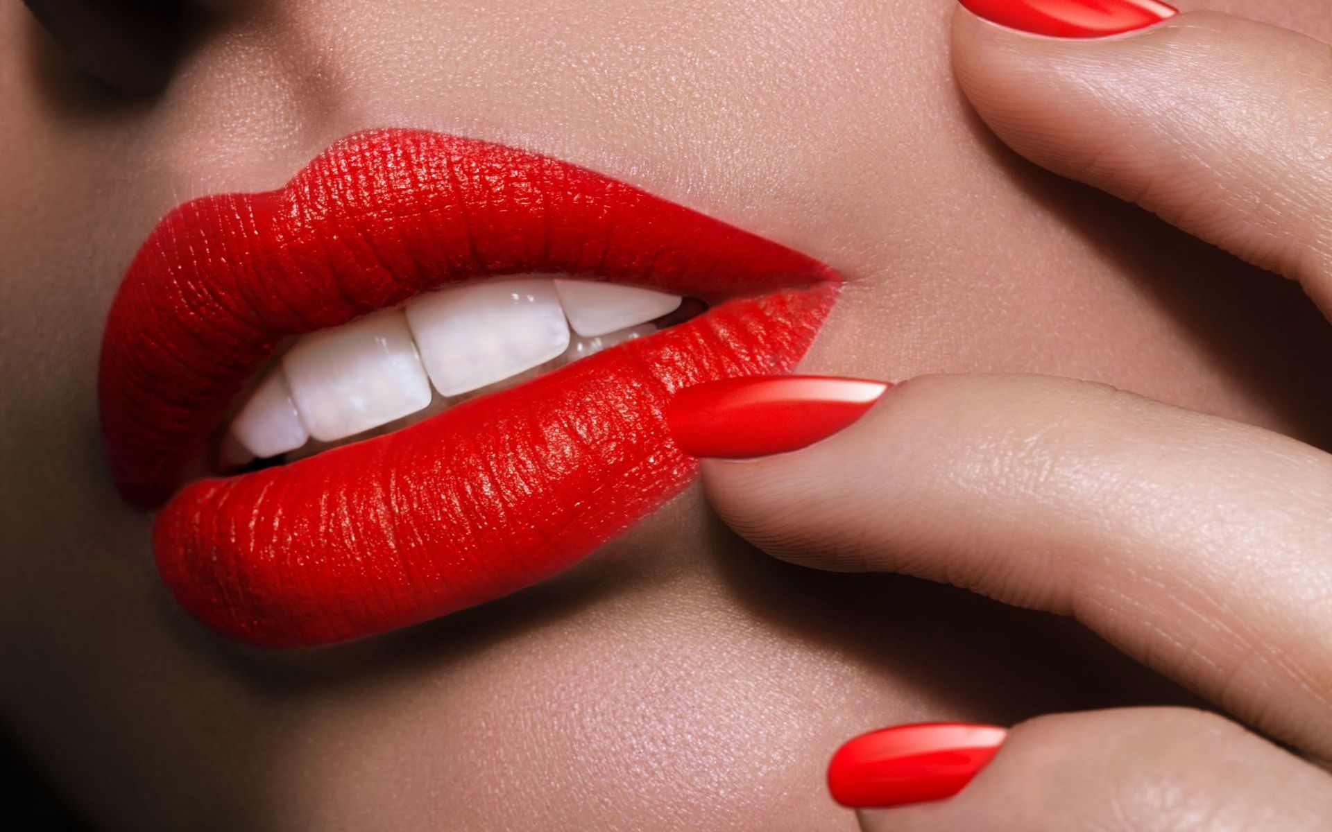 Come applicare perfettamente il rossetto