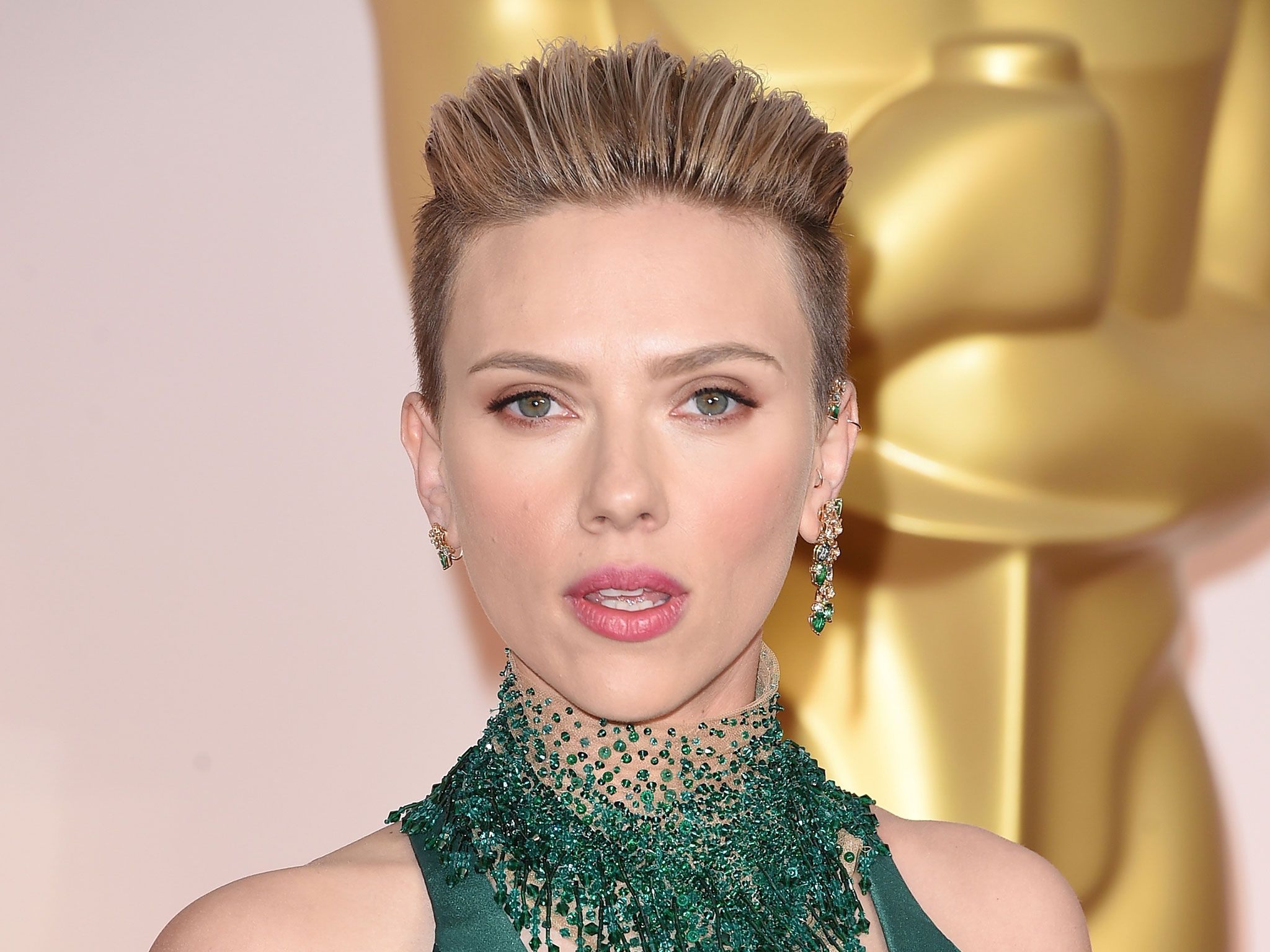Scarlett Johansson Transgender Al Cinema Le Polemiche Social E La Replica Bigodino 