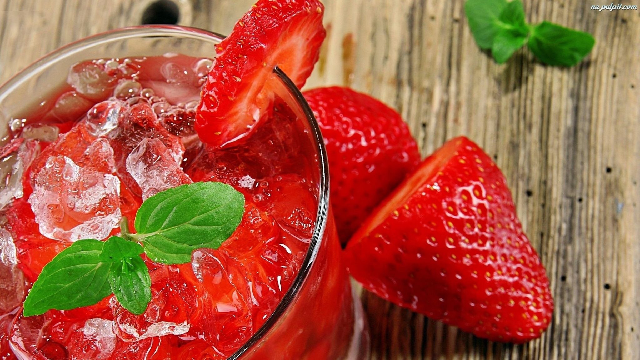 Come si prepara un succo alla fragola naturale