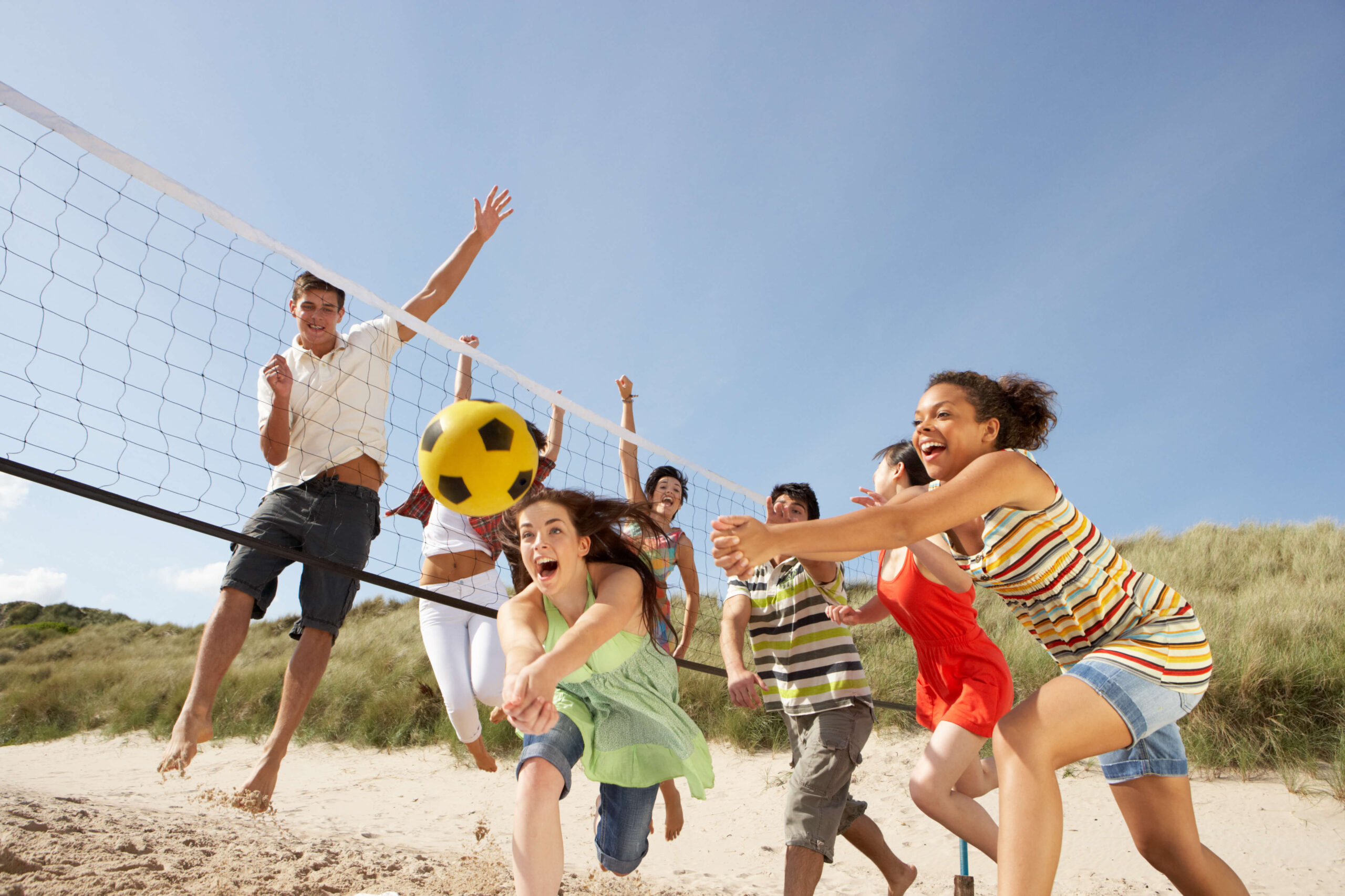 3 giochi di gruppo da fare in spiaggia