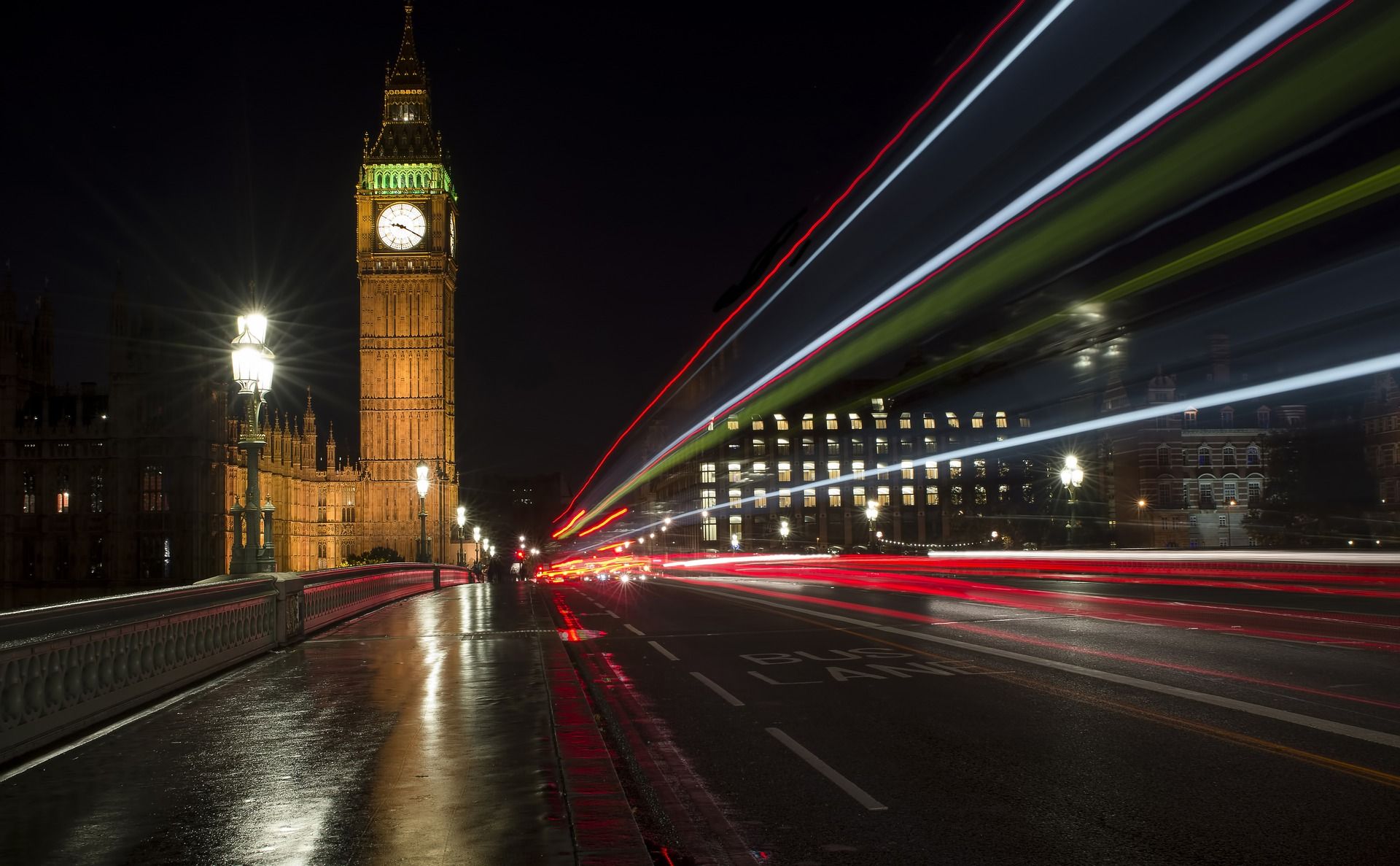 Londra: in metro anche di notte con la Night Tube