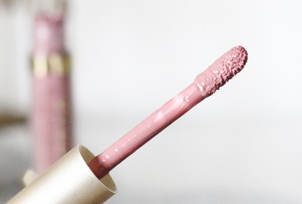 Applicare il rossetto liquido alla perfezione