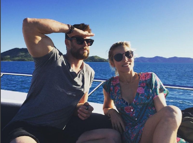 Chris Hemsworth ed Elsa Pataky in barca