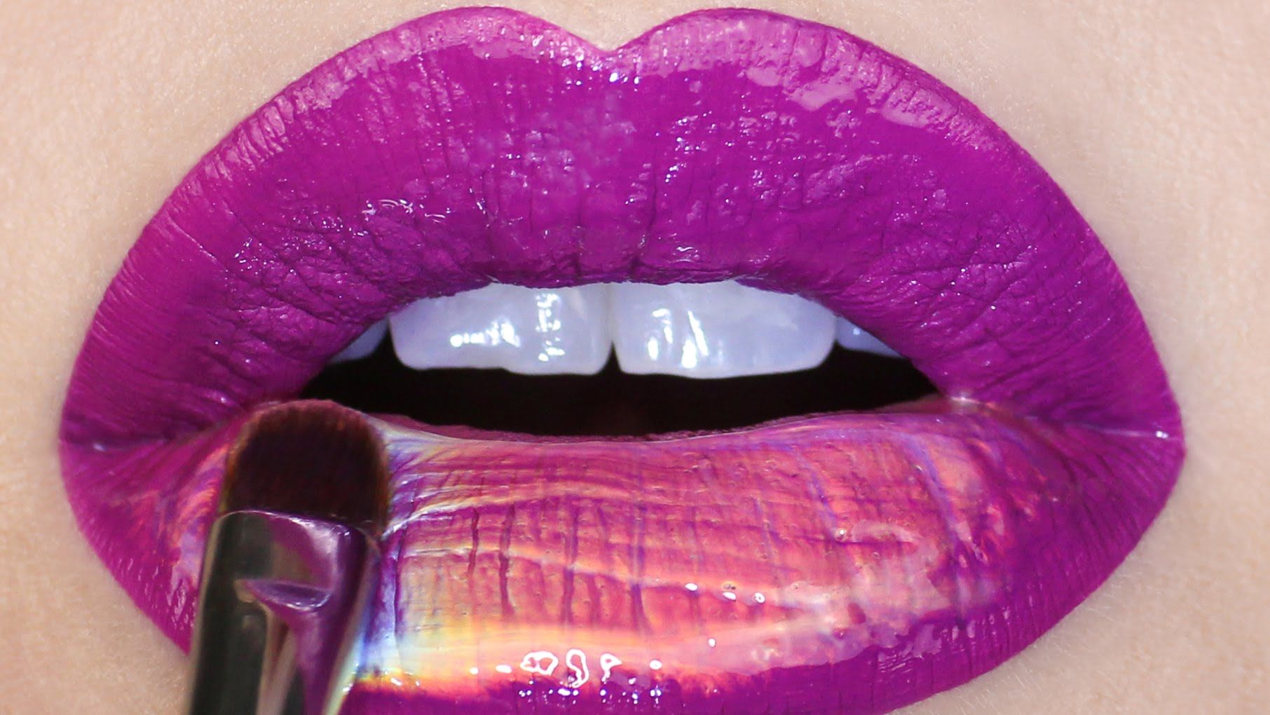 Lipgloss olografico, la nuova tendenza del make up