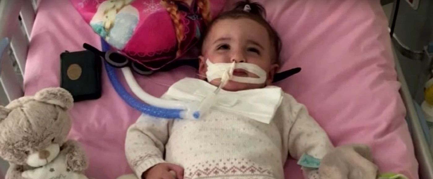 Il video della bimba del miracolo: si sveglia prima che i medici stacchino la spina