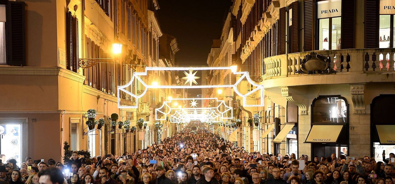 Chi ha illuminato la scalinata di Trinità dei Monti?