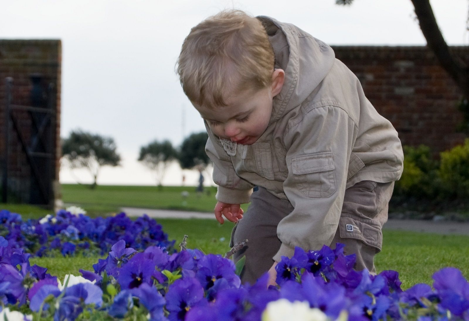 20 cose che i bambini possono fare, ma che non sono accettabili per gli adulti