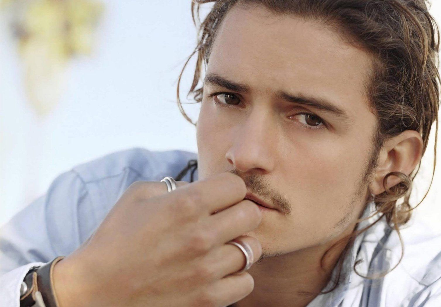 Orlando Bloom cerca moglie