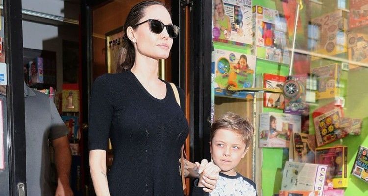 A soli 11 anni la figlia di Brad Pitt e Angelina Jolie ha iniziato il suo primo trattamento