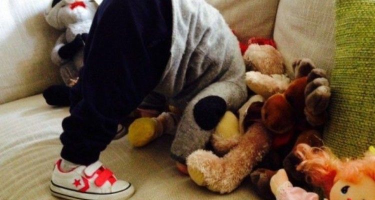 I bambini sono più capricciosi, disobbedienti e piangono più facilmente se c’è la mamma