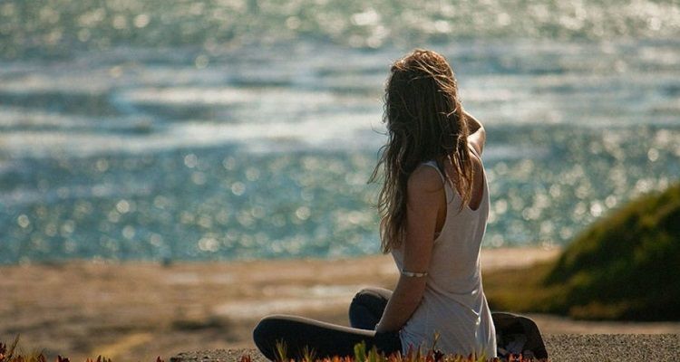 Gli scienziati dicono che una passeggiata in spiaggia fa benissimo alla nostra mente