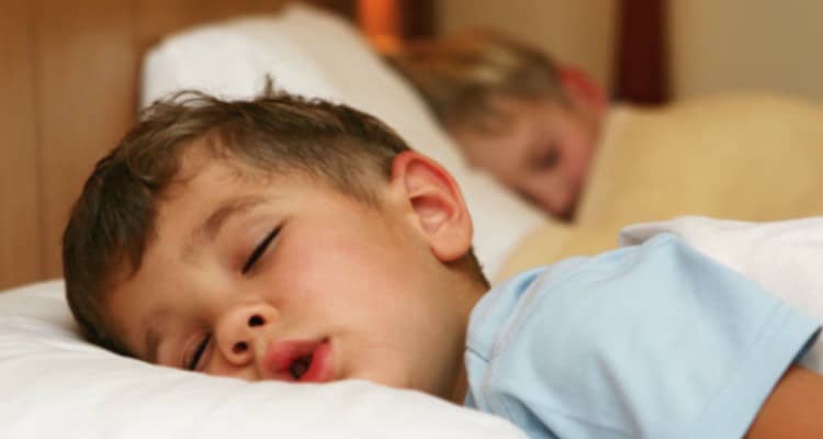 I bambini che vanno a dormire in questi orari rischiano di sviluppare disturbi mentali