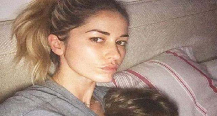 Elena Santarelli ammette che il figlio è malato di tumore