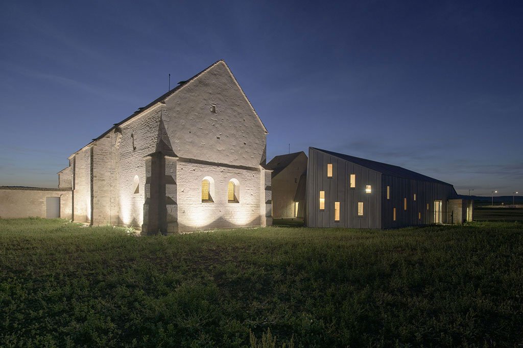 Borgogna: terra di vigneti e di opere architettoniche incantevoli