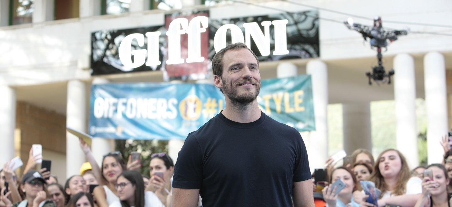 Sam Claflin e il suo Resta con Me arrivano al Giffoni Film Festival