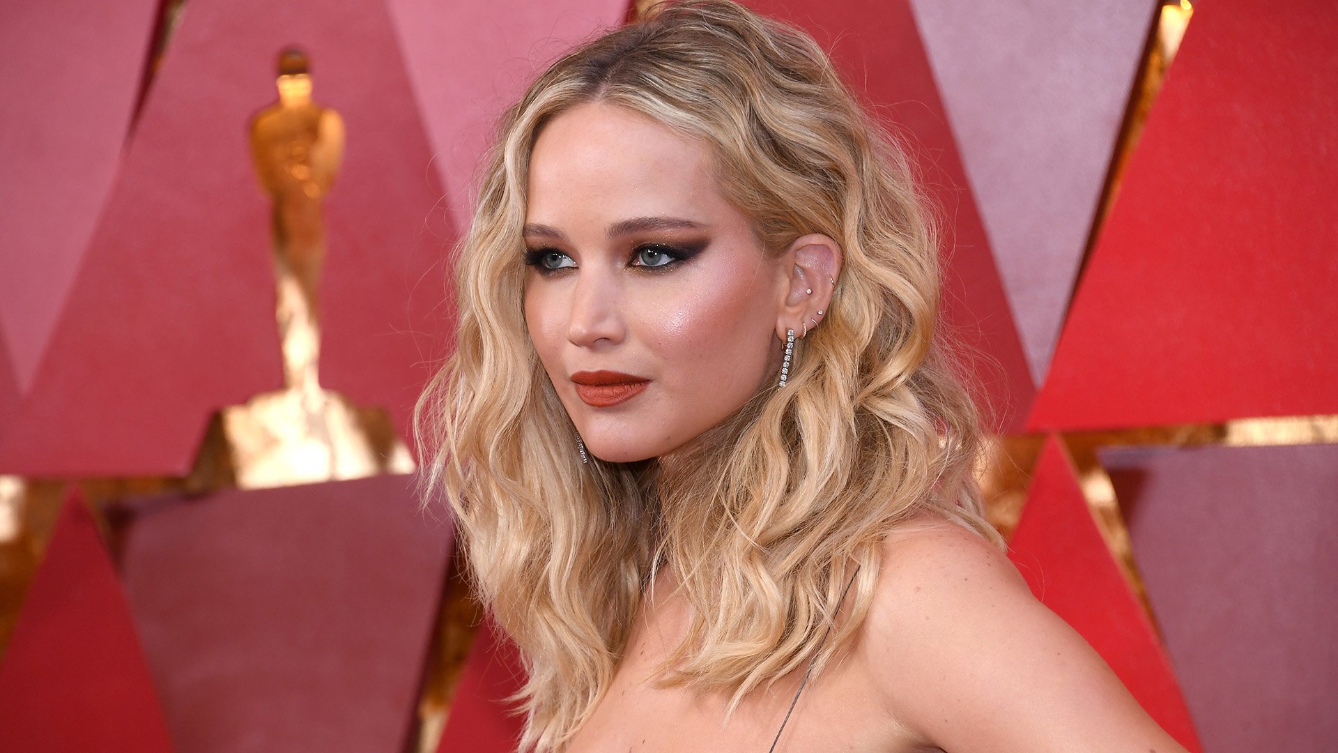 Jennifer Lawrence: “Sui social spio e basta”