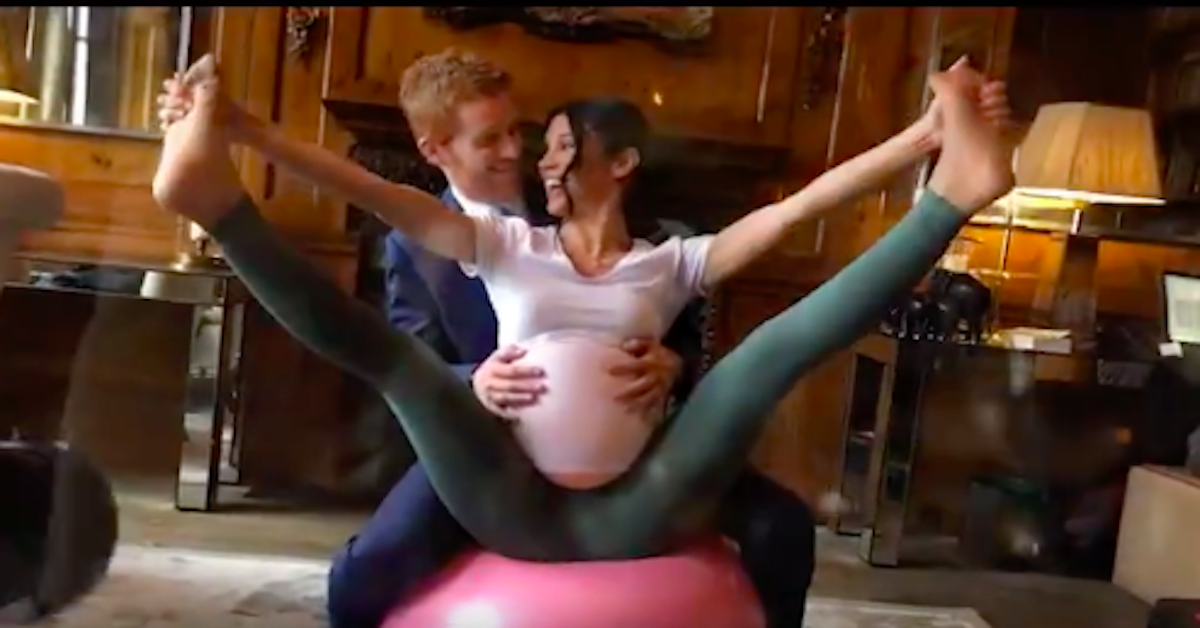 Meghan e Harry fanno yoga pre parto, ma sono solo attori