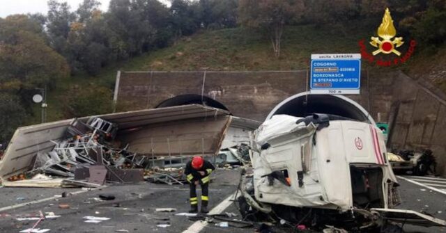 a12-incidente-gravissimo-tir-invade-la-corsia-opposta