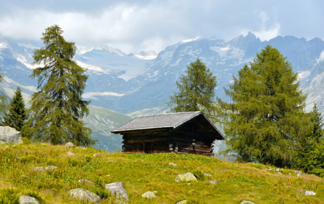 casa-alpina-don-bosco-carisolo-val-rendena-baita