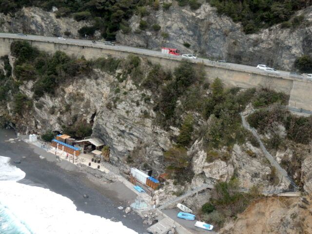 ragazzino-colpito-da-un-cassonetto-in-spiaggia-le-prime-ipotesi-degli-inquirenti