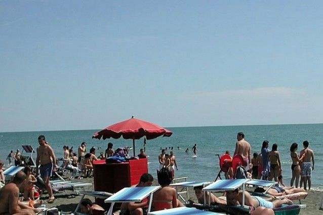 Salento-bimba-di-un-anno-si-sente-male-in-spiaggia 1