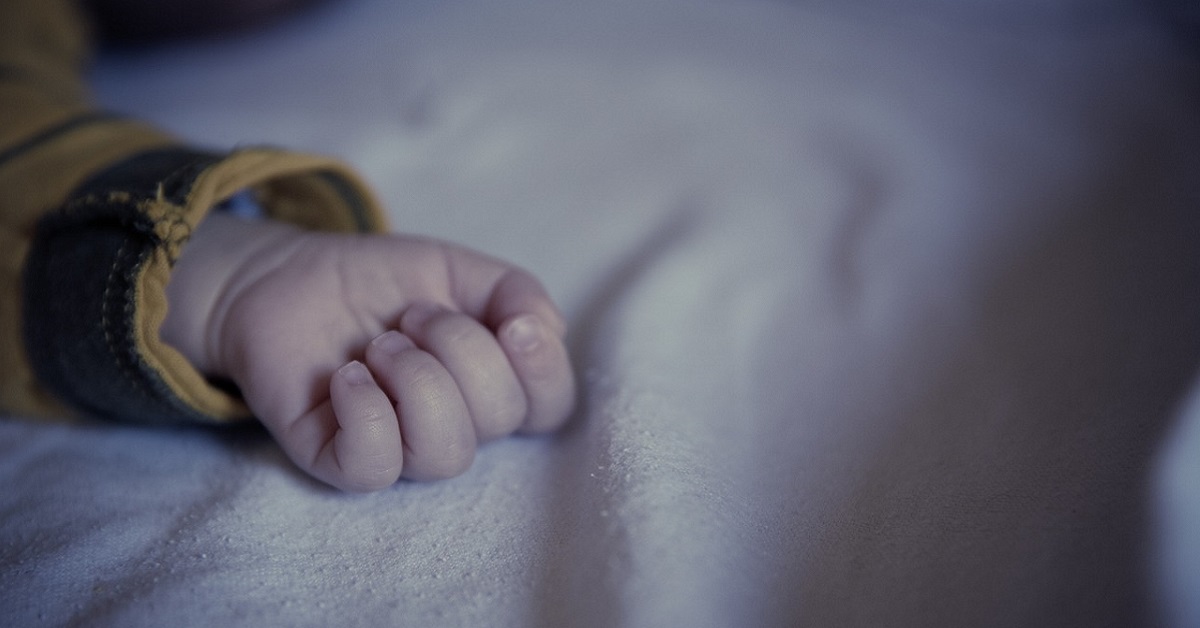 Dormire nel letto con la mamma fino a 3 anni fa bene al bambino