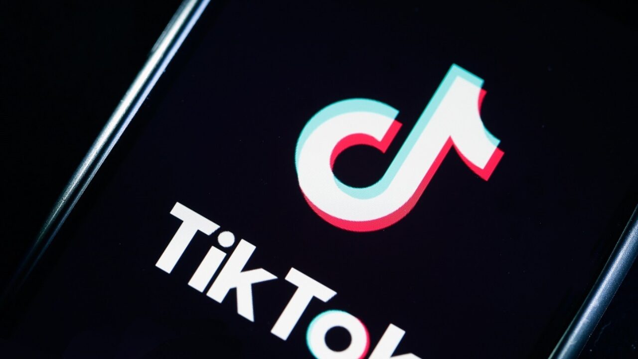 cosa significa davvero la canzone russa konfetka di tik tok