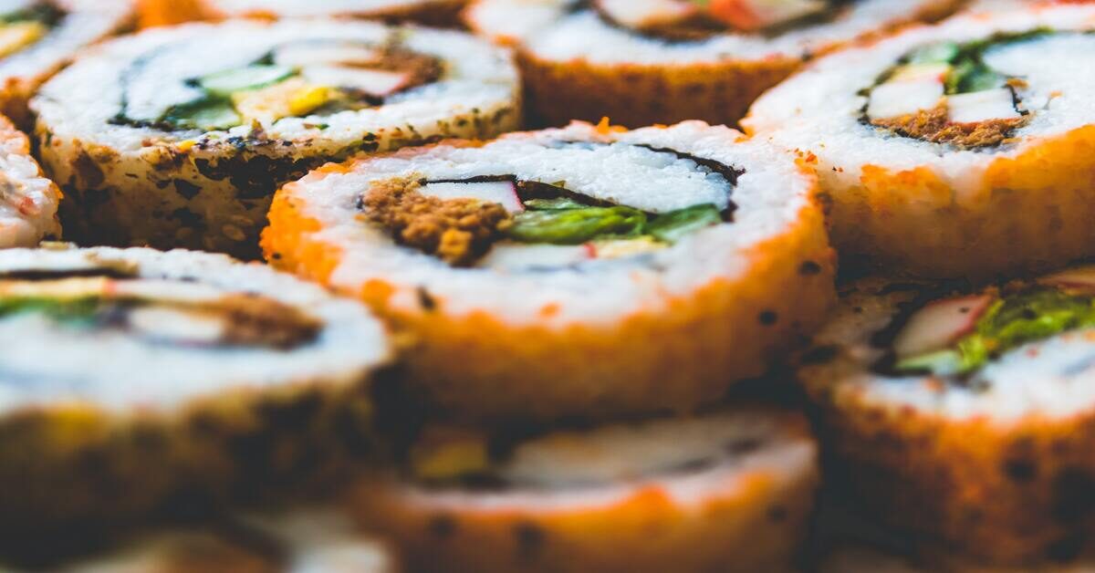 Uramaki, ricetta completa e storia del piatto giapponese - Bigodino