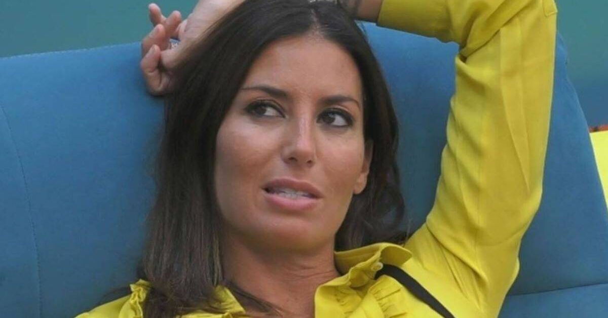 Elisabetta Gregoraci Lascia Il Grande Fratello Vip Me Ne Vado Bigodino