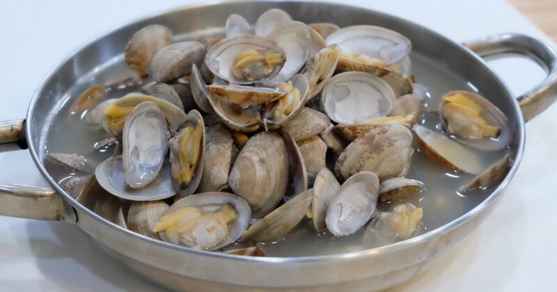 Come pulire le vongole e togliere ogni residuo: tutti i ...